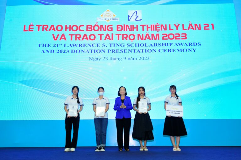 Công ty Phú Mỹ Hưng và Quỹ Đinh Thiện Lý trao học bổng gần 8 tỷ đồng