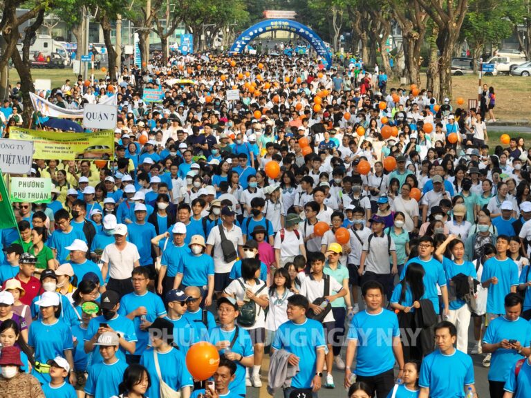 Lawrence S. Ting Charity Walk: Footsteps of sharing – Walking to share love